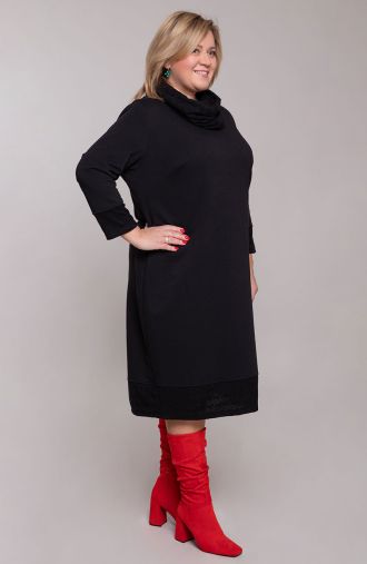 Μαύρο ζεστό φόρεμα με καμινάδα