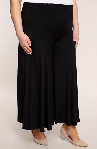 Μαύρη πλεκτή φούστα και παντελόνι